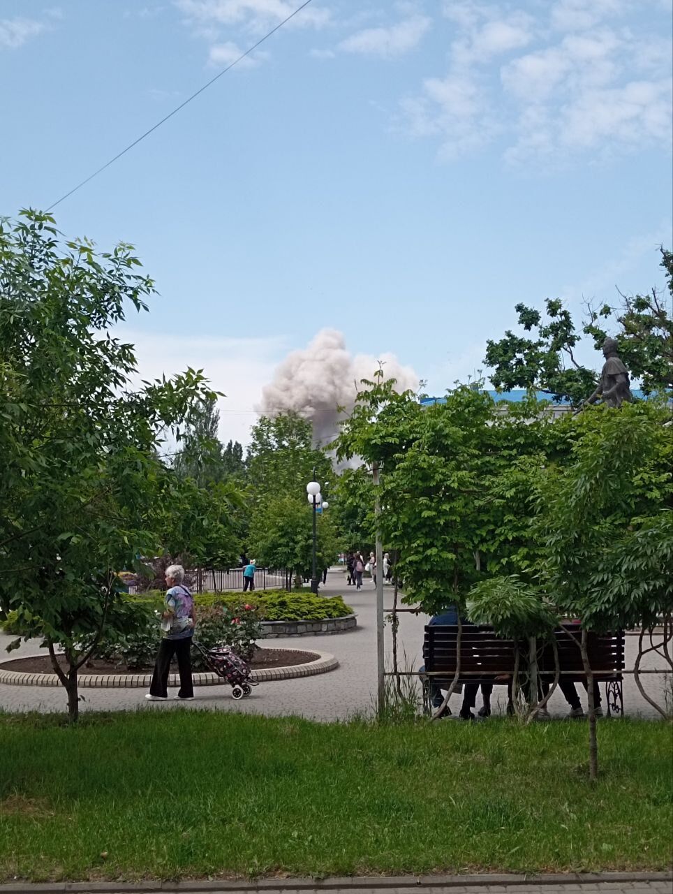 В оккупированном Бердянске "бавовна", поднялся дым: местные говорят о звуках взрывов в районе порта. Фото