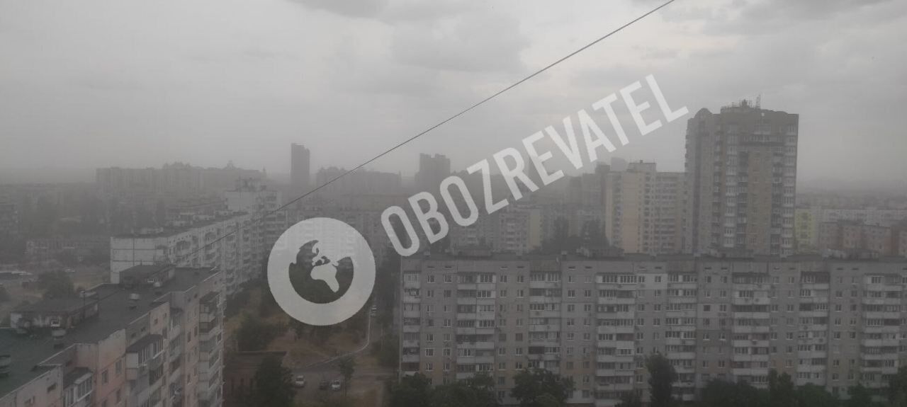 Київ у п'ятницю накрив потужний ураган: частина міста без світла. Фото та відео