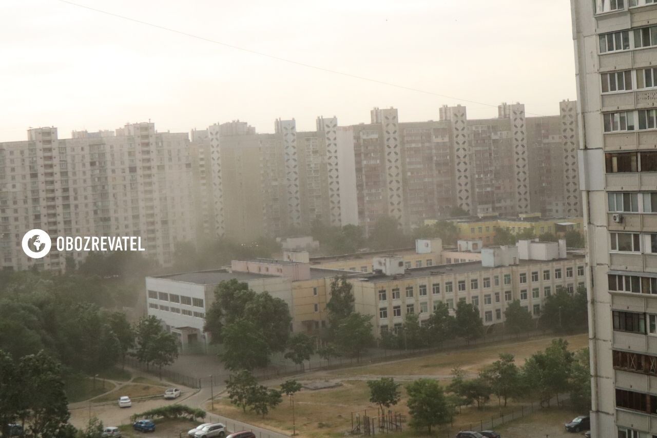 Киев в пятницу накрыл мощный ураган: часть города без света. Фото и видео