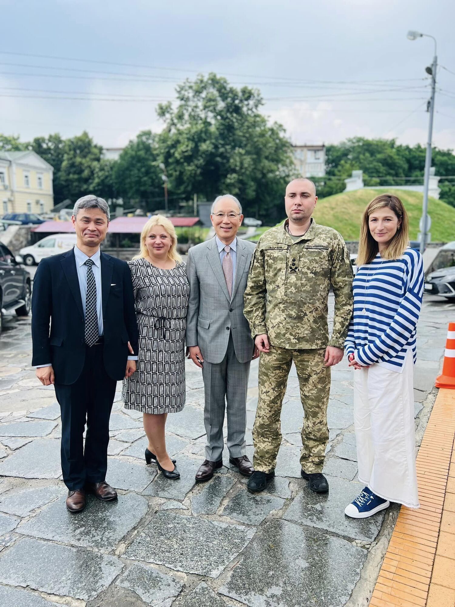 Буданов зустрівся з послом Японії в Україні і прокоментував свою "смерть": фото викликало ажіотаж