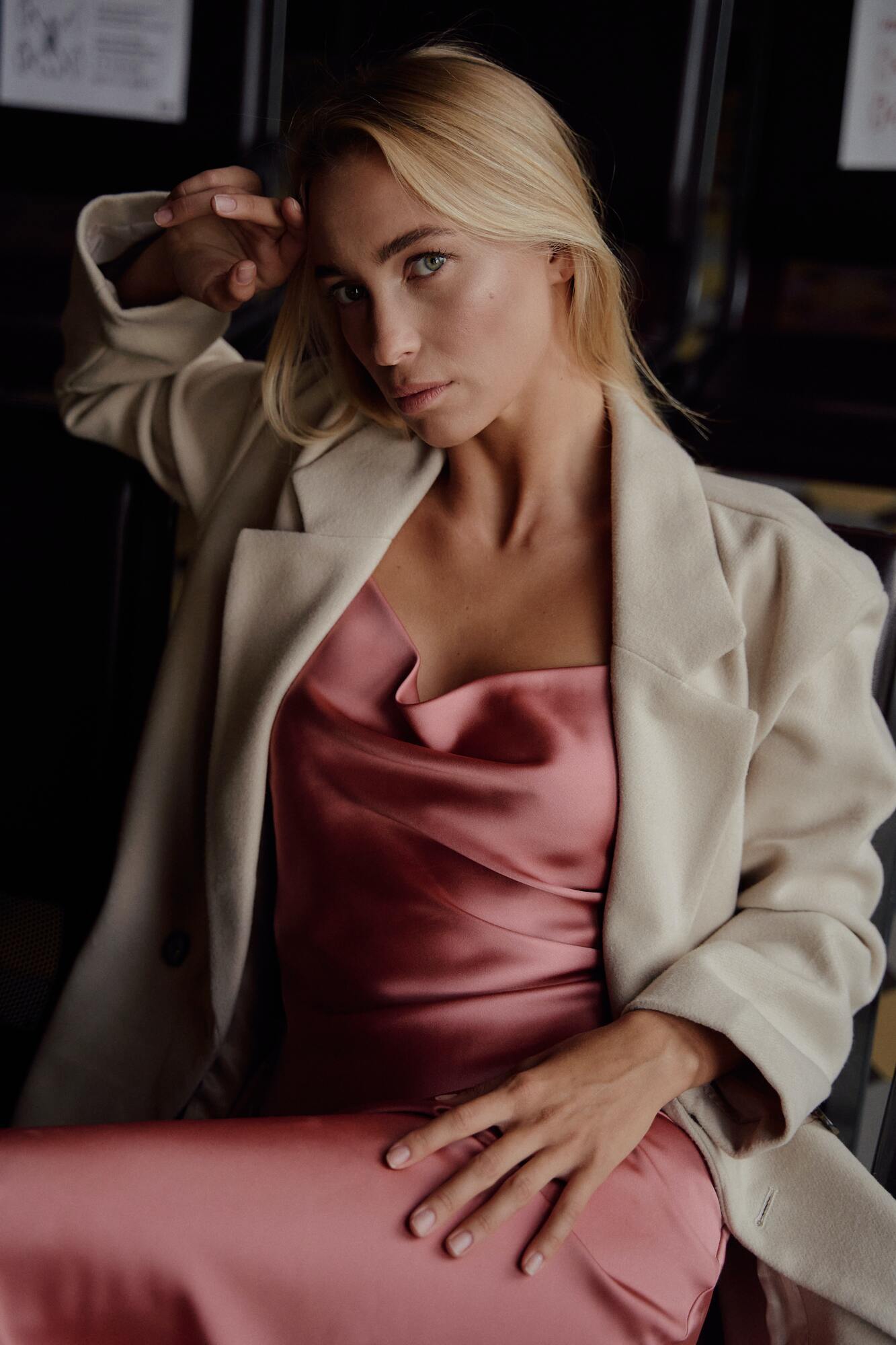 Забудьте про класику! Названо наймодніші кольори в одязі влітку 2023. Фото