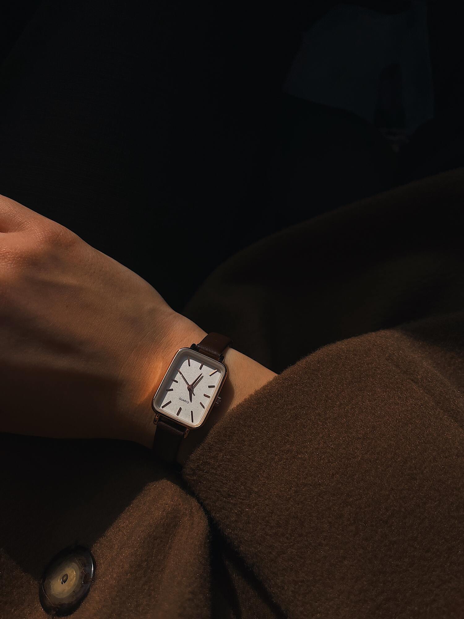 Стиль "богатой девушки": эти пять аксессуаров сделают любой образ роскошным. Фото