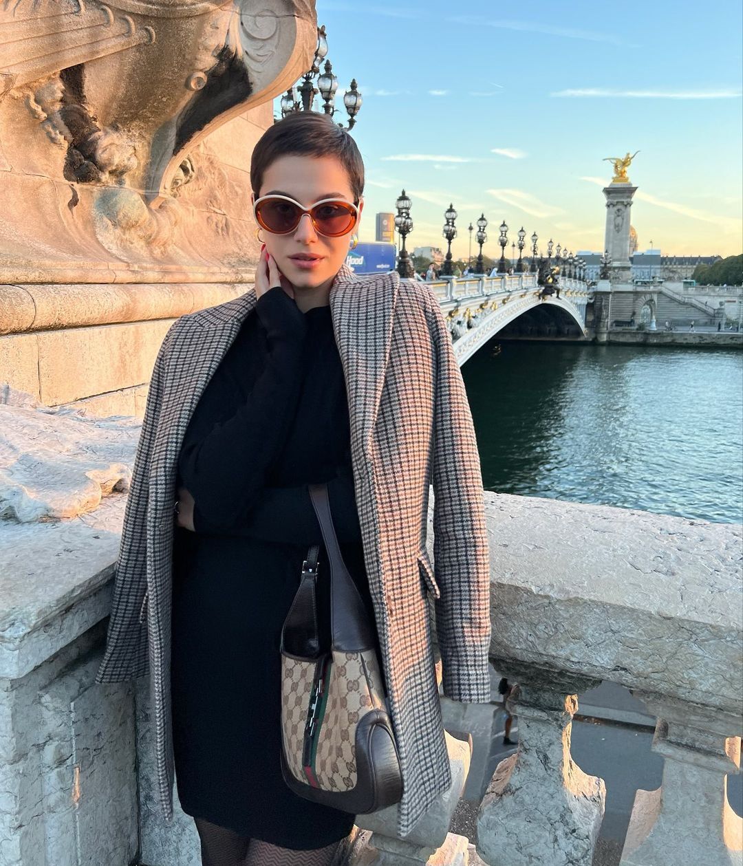 Одеться как француженка: 5 вещей, которые помогут создать образ в духе парижского шика
