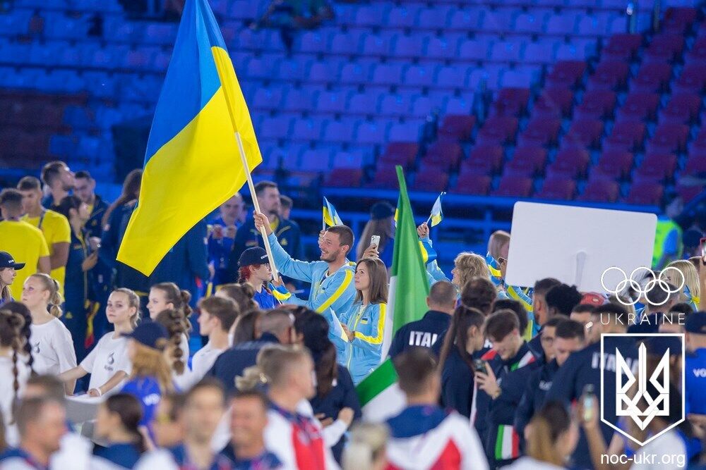 Украинские медики спасали волонтера на открытии Евроигр-2023, а президента Польши освистал стадион
