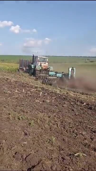 Винахідливість і працьовитість на високому рівні: український фермер взявся самостійно розміновувати поля. Відео