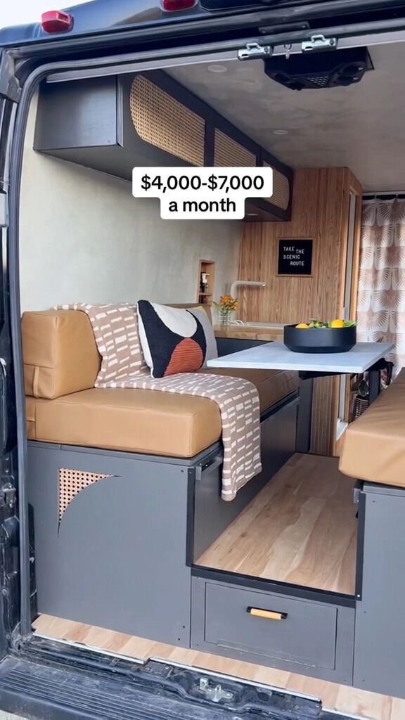 Фургон, который сдают за 4-6 тыс. долларов в месяц