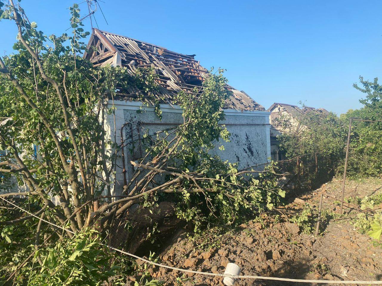 Окупанти вдарили по Дніпропетровщині, пошкоджено приватні будинки: всі подробиці. Фото