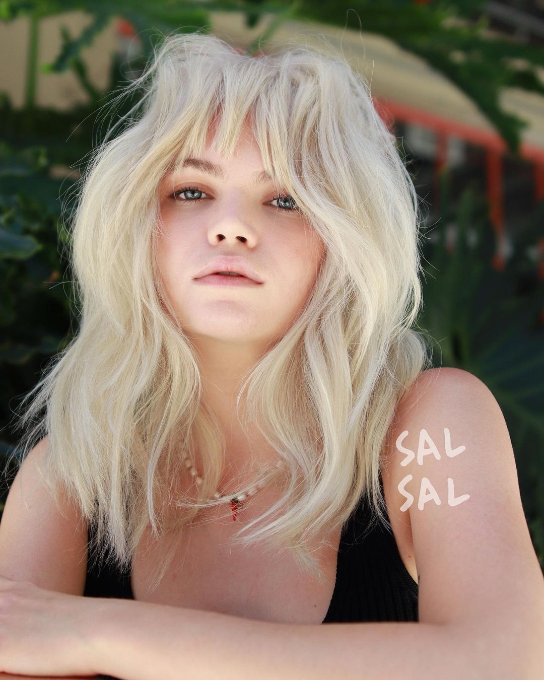 Названы две лучших прически для круглого лица: заметно "освежают" и стройнят. Фото