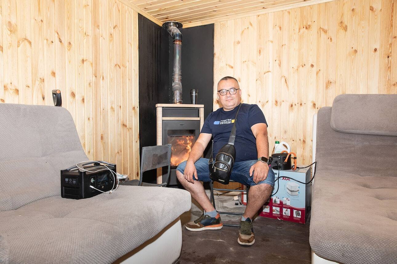 В Киеве мужчина за $20 тыс. сам построил и обустроил укрытие: код для доступа разослал всем соседям. Фото