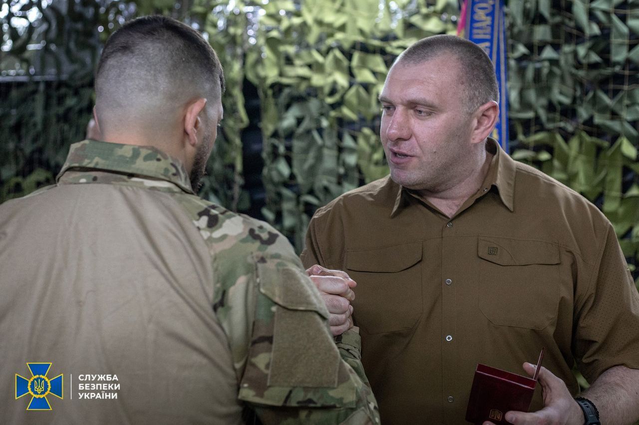 "Захищають країну в гарячих точках": голова СБУ вручив нагороди спецпризначенцям ЦСО "Альфа". Фото