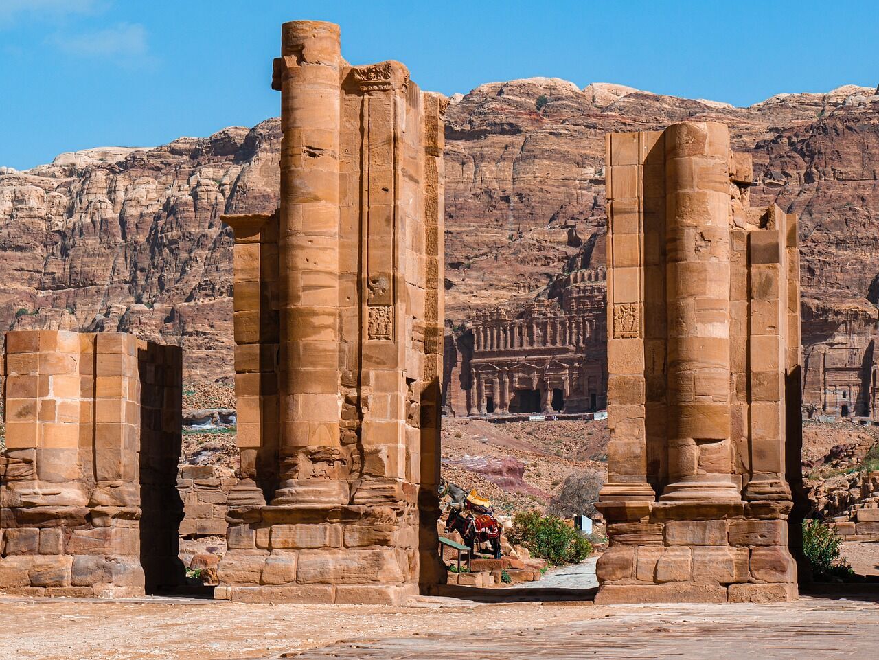 Путешествие в прошлое: тайны популярнейшей локации Иордании – Петры