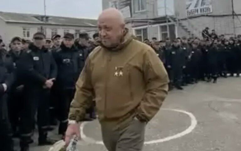 Аброськин: с бунтом 400 тыс. заключенных в РФ не справится ни один спецназ, Пригожин договорился с ворами в законе