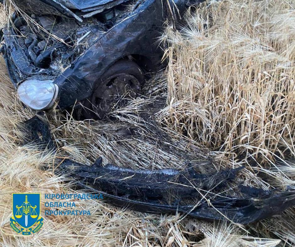Три 17-річні дівчини загинули в п'яній ДТП з поліцейським на Кіровоградщині. Фото