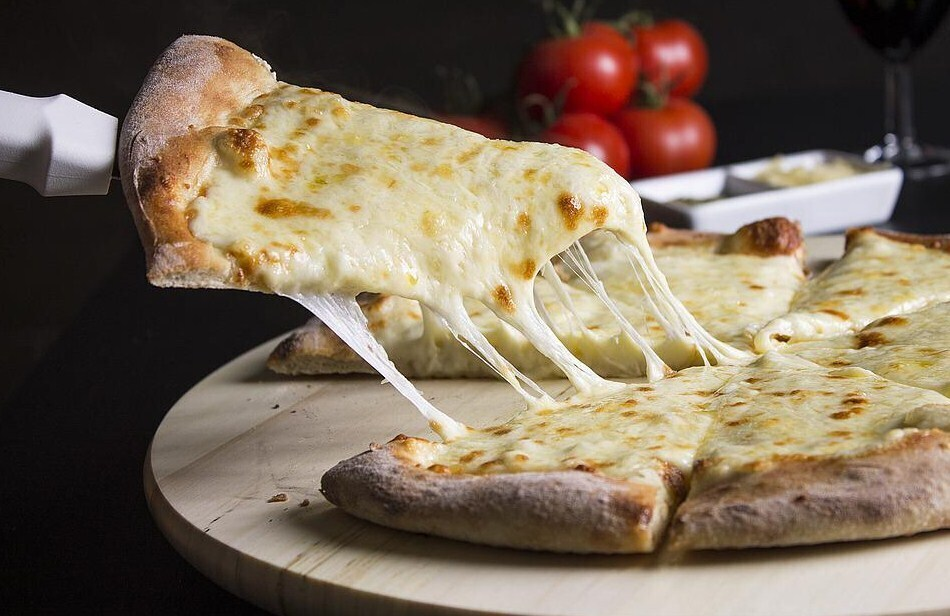 Чому домашня піца виходить несмачною: найпоширеніші помилки приготування 