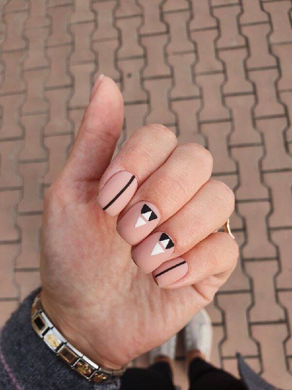 Какой цвет лака выбрать, чтобы ногти казались длиннее: хитрости, которые делают руки изящными. Фото