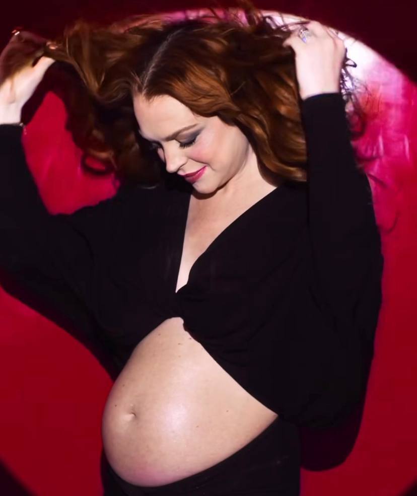Готовится к родам в ОАЭ: 36-летняя беременная Линдси Лохан рассекретила пол первенца