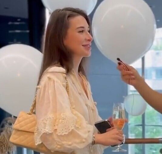 Лук по цене квартиры: в Днепре домохозяйка вышла в люди в одежде стоимостью 61 200 евро. Видео