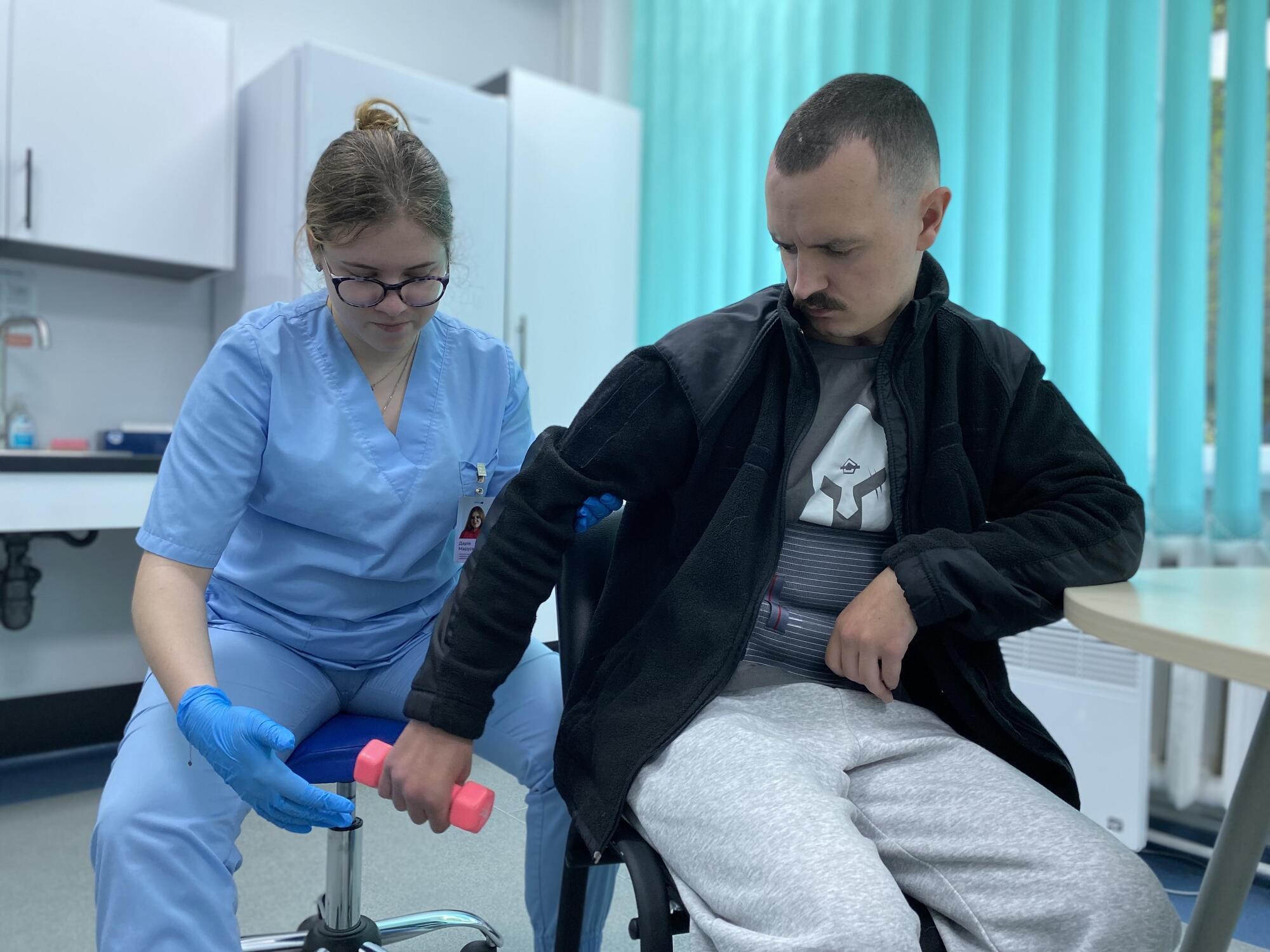 Уламок міни застряг у мозку: лікарям вдалося врятувати воїна зі Львова, який отримав важке поранення на фронті