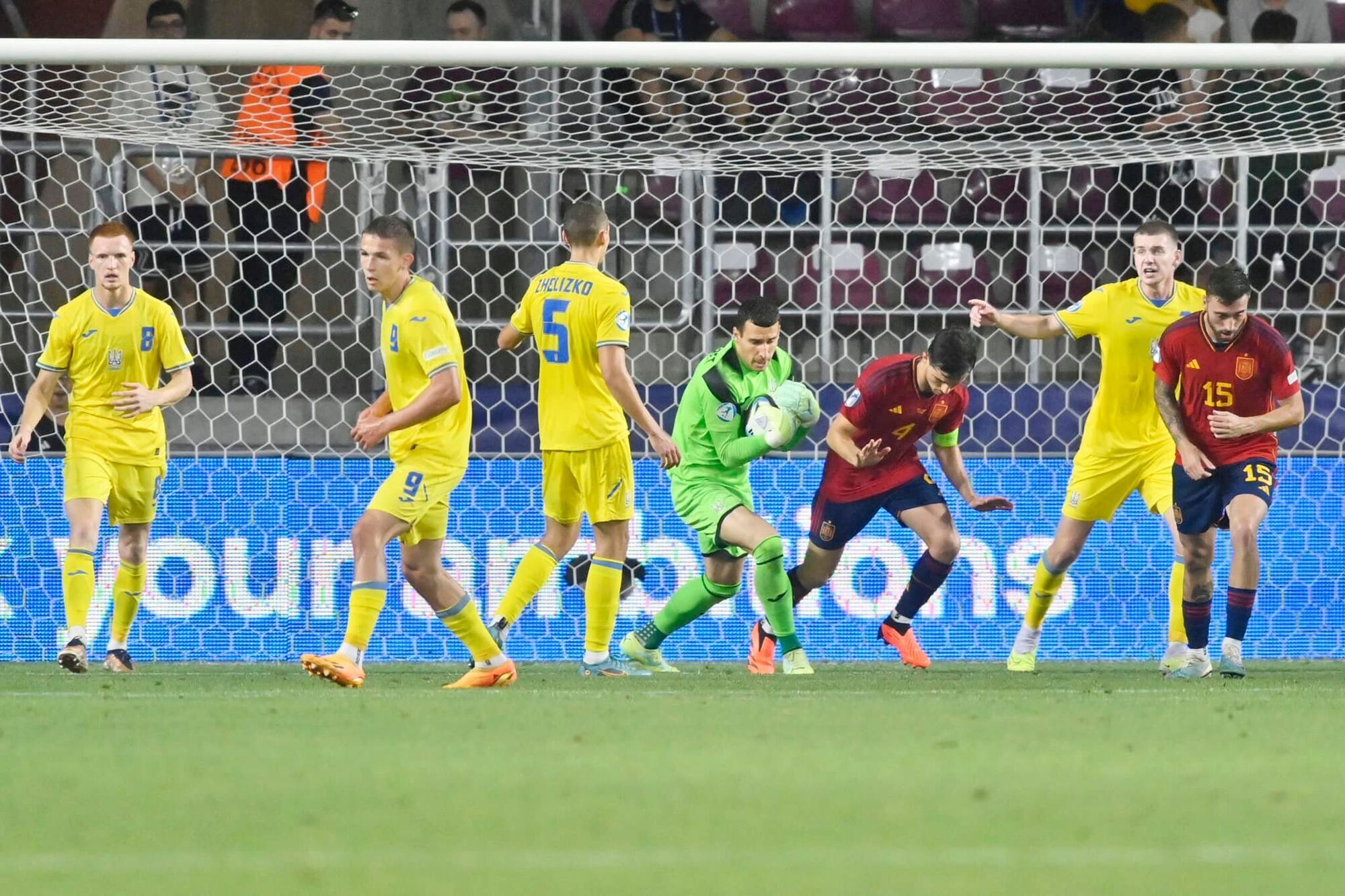 "Ударил меня": вратарь Украины объяснил скандальный момент в матче с Испанией на Евро-2023 U-21