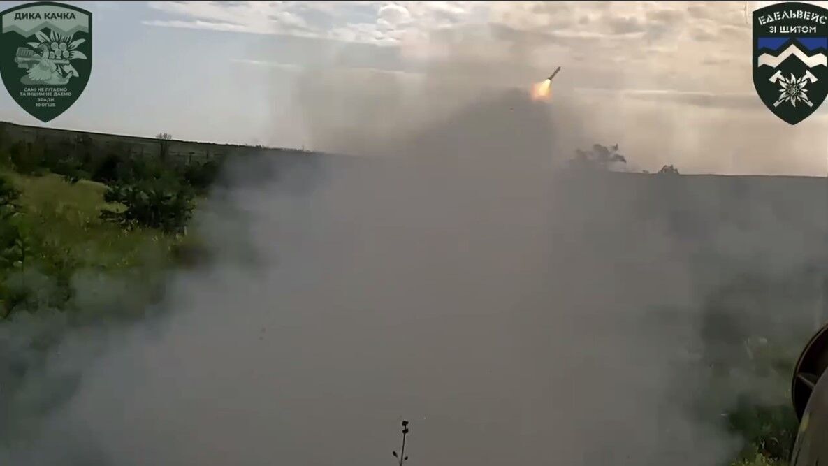 Воины ВСУ сбили российский Су-25 из ПЗРК "Игла": эффектное видео