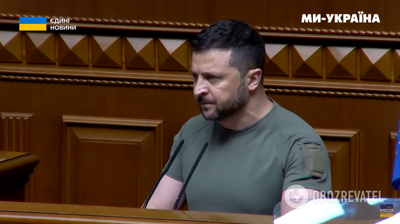 Владимир Зеленский за трибуной в Верховной Раде Украины