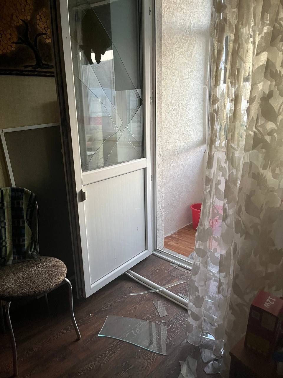 Окупанти завдали удару по будинку на Дніпропетровщині, постраждали шість осіб: під завалами залишаються люди. Фото