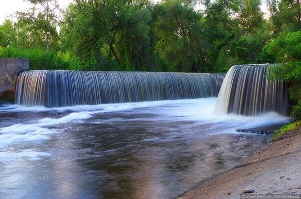 В Киеве можно увидеть настоящий водопад: где находится локация. Фото и видео