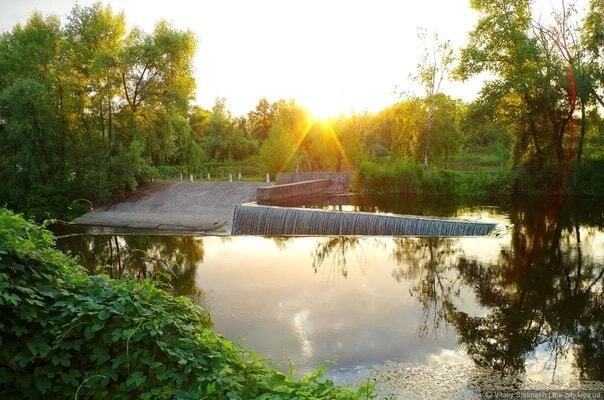 У Києві можна побачити справжній водоспад: де розміщена локація. Фото та відео