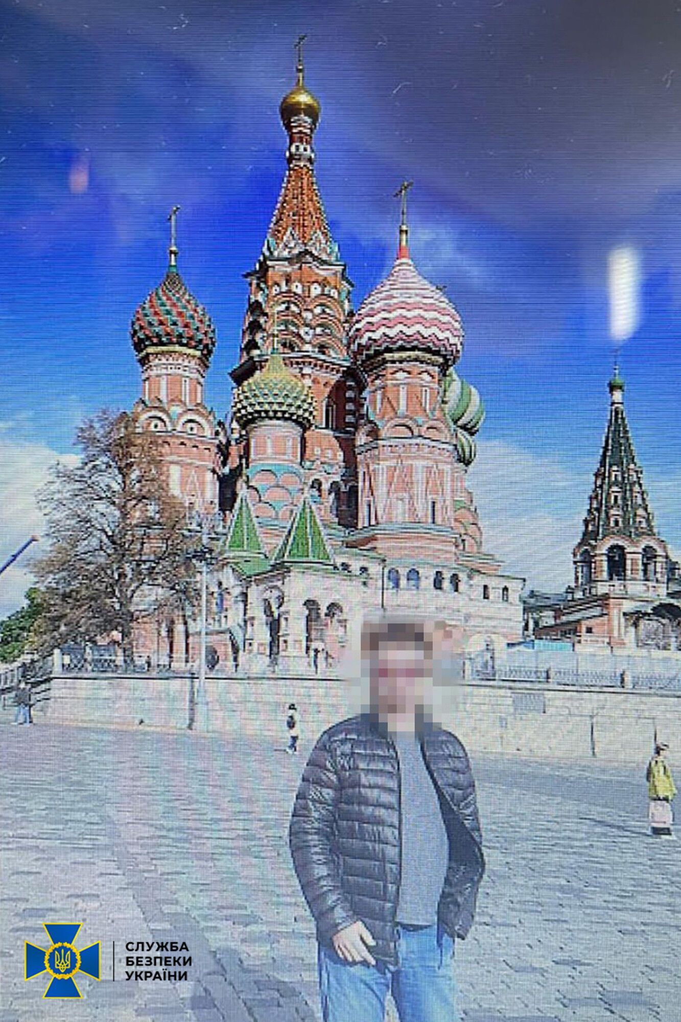 Чиновник Херсонской ОВА на фоне Кремля в Москве