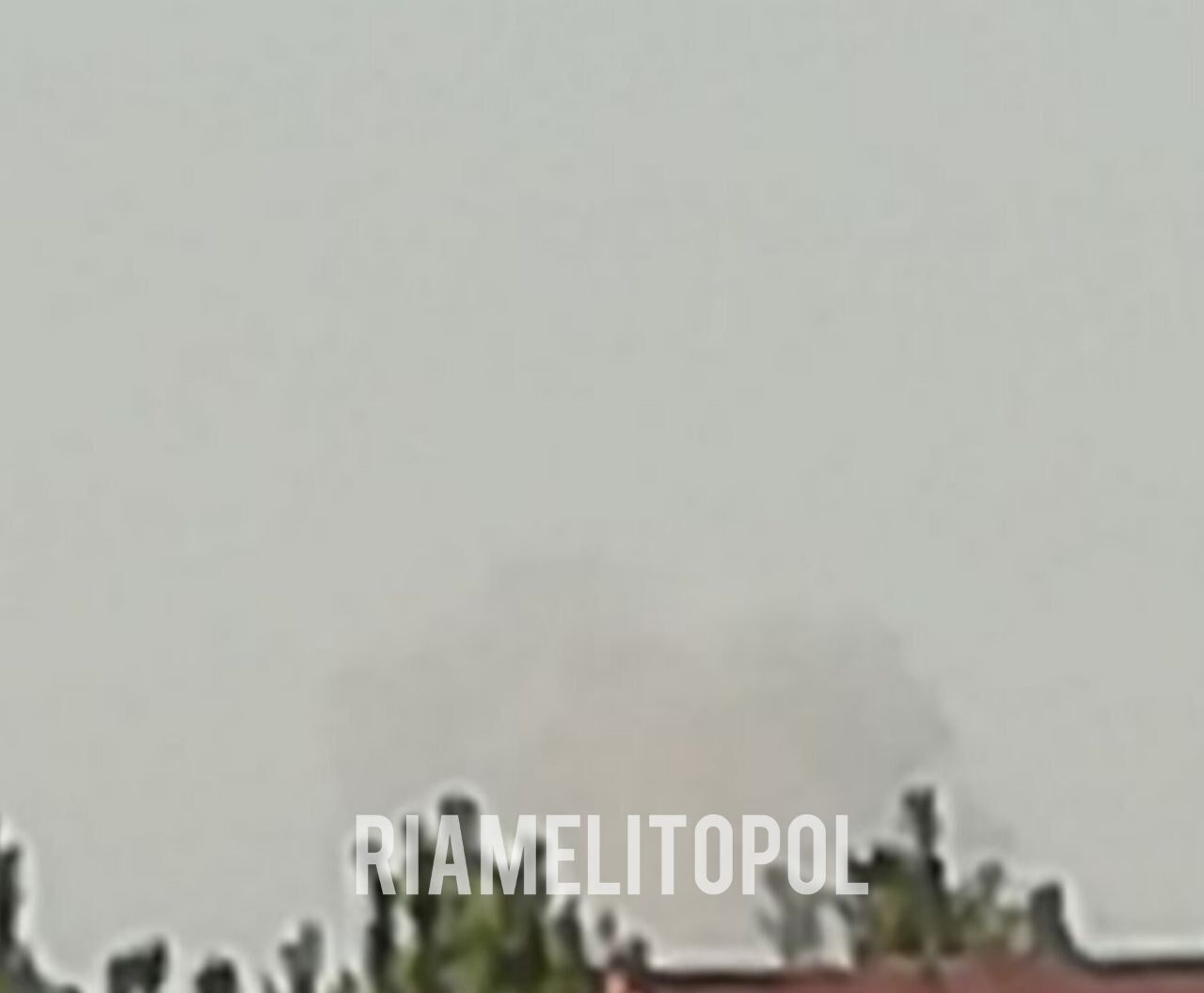 В оккупированных Мелитополе и Бердянске "бавовна": после взрывов поднялся дым. Фото
