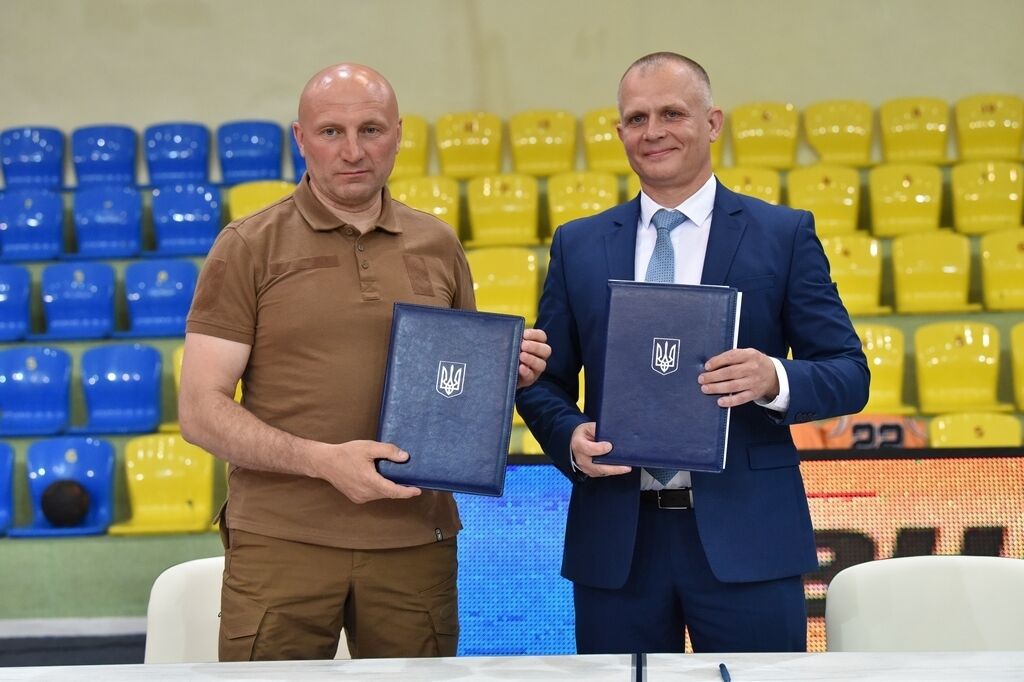Міський голова Черкас та почесний президент "Черкаських Мавп" підписали меморандум про співпрацю клубу та міста