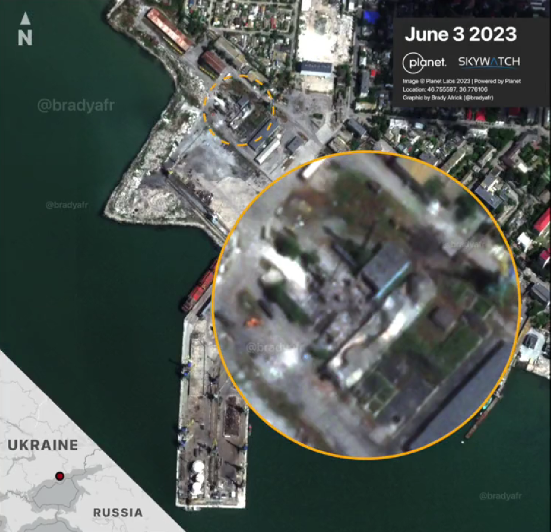 Окупанти заявляли про удар Storm Shadow: з'явилися супутникові фото порту в Бердянську після "бавовни"