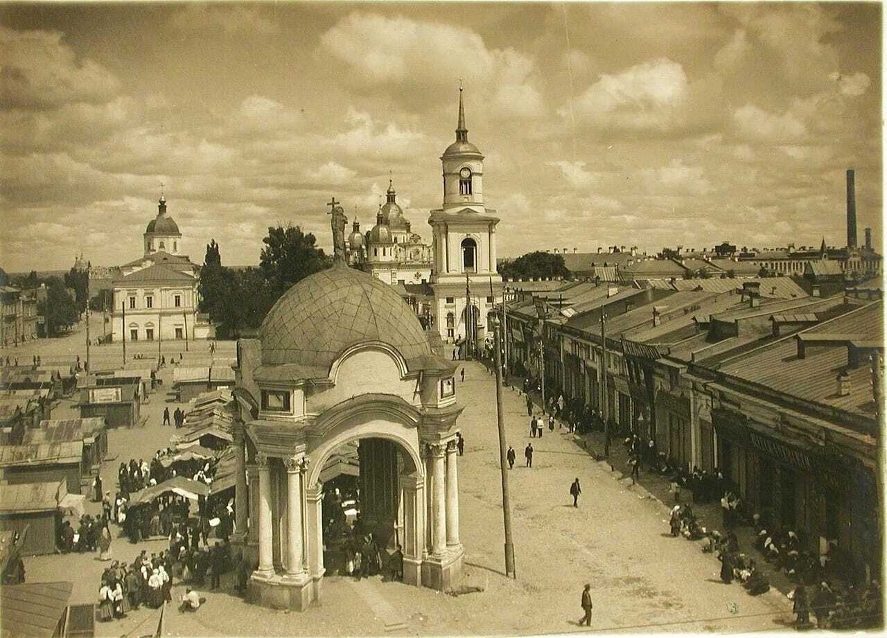 Замість Могилянки – дзвіниця та старий Гостинний двір: опубліковано унікальне фото Подолу в Києві 1916 року