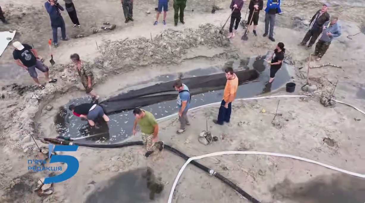 На дне обмелевшего Днепра на Хортице нашли лодку, которой может быть 500 лет. Видео