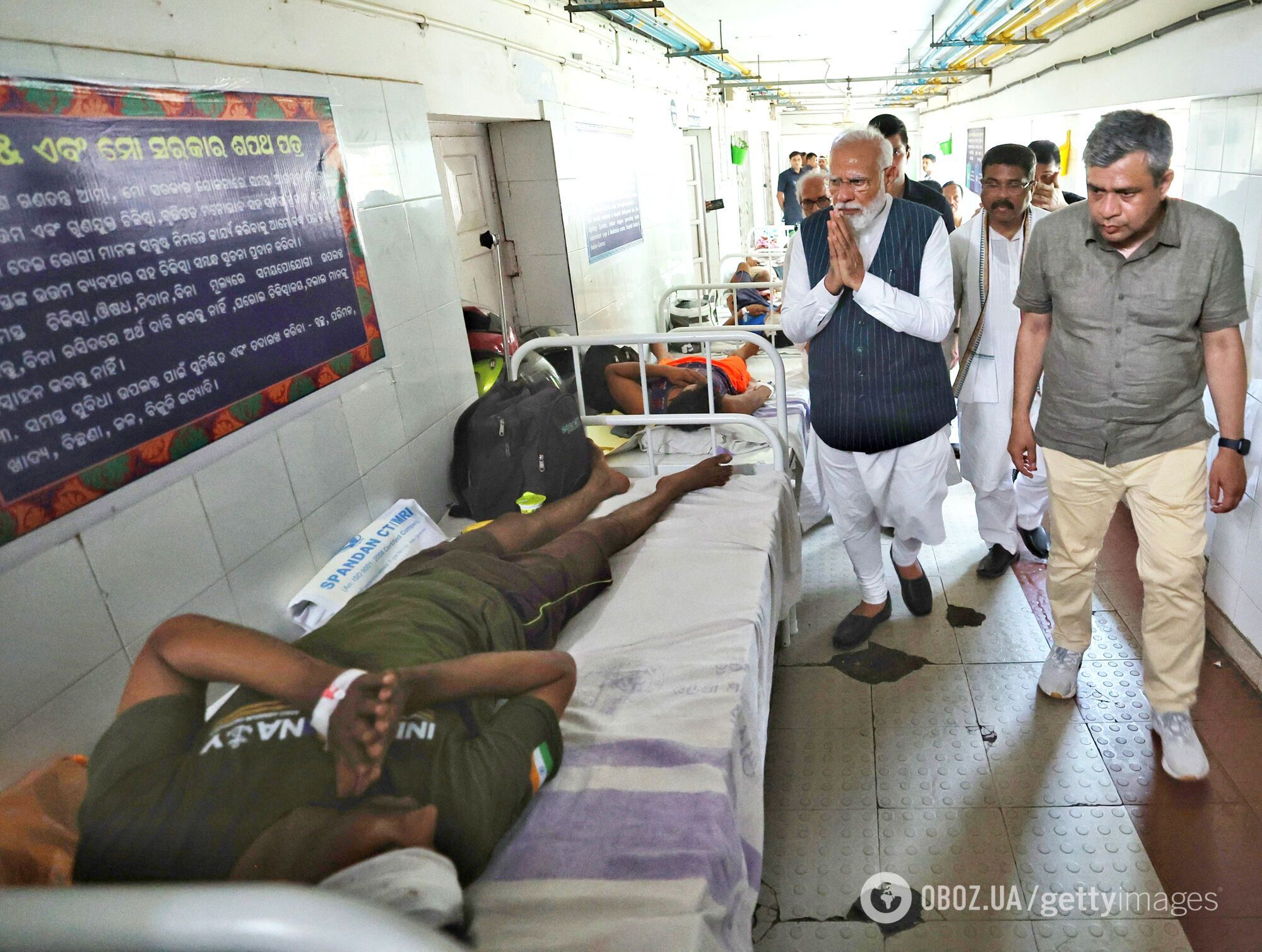 Самая большая трагедия за 20 лет: в Индии уже 294 погибших после столкновения поездов