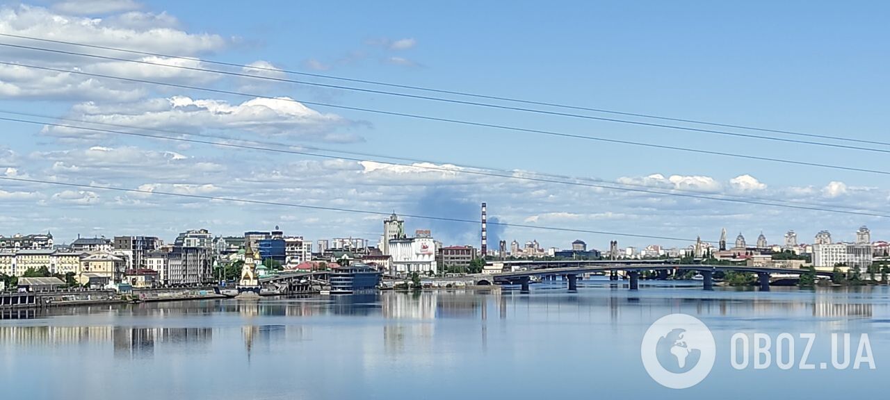 Под Киевом вспыхнул масштабный пожар: столб дыма был виден с Крещатика. Фото, видео