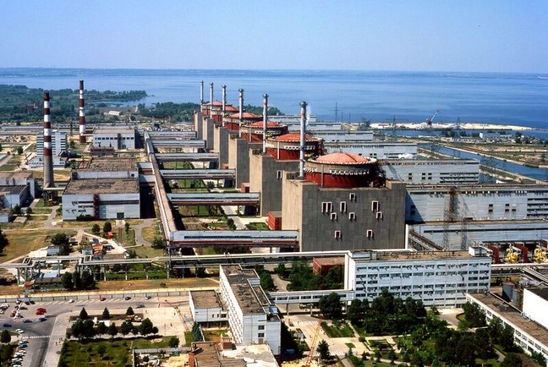 После подрыва Каховской ГЭС откроется песчаное дно и начнутся пылевые бури, но Запорожская АЭС устоит