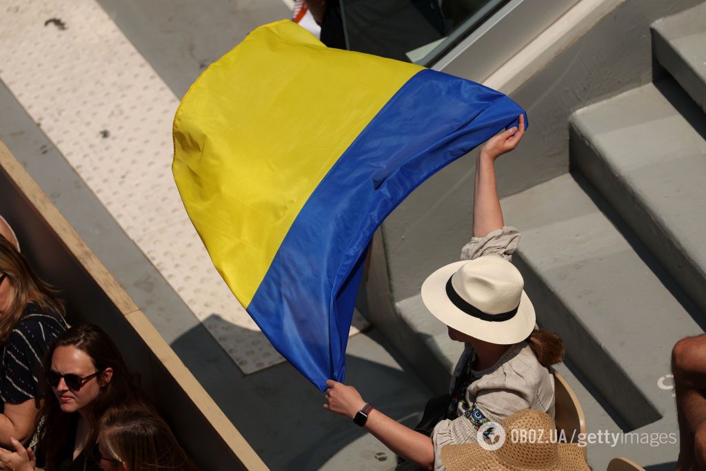 На Roland Garros надругались над флагом Украины перед матчем Свитолиной с 1-й ракеткой Беларуси