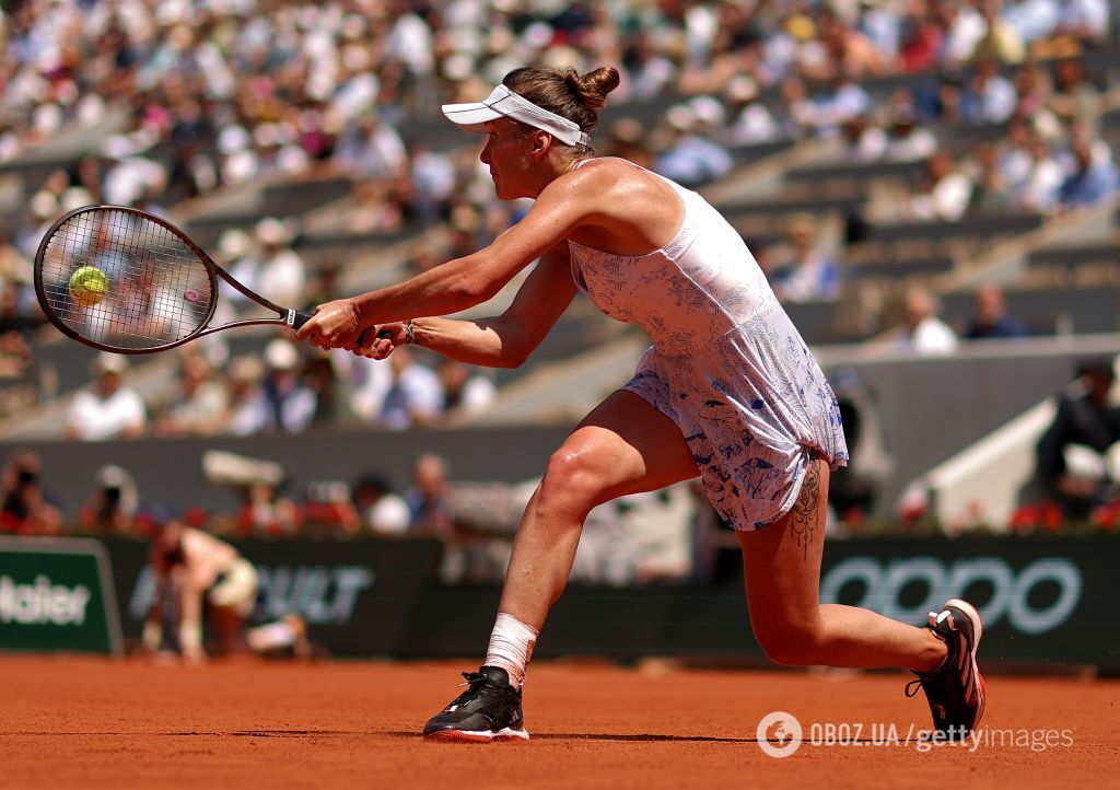 Світоліна програла 1-й ракетці Білорусі на Roland Garros. Українку освистали після провокації суперниці з рукостисканням