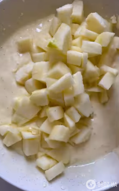 Пышная сырная шарлотка: как по-новому приготовить традиционный десерт