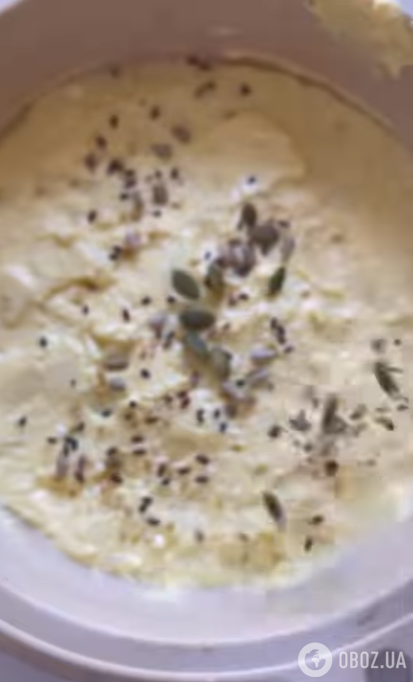 Пышная сырная шарлотка: как по-новому приготовить традиционный десерт