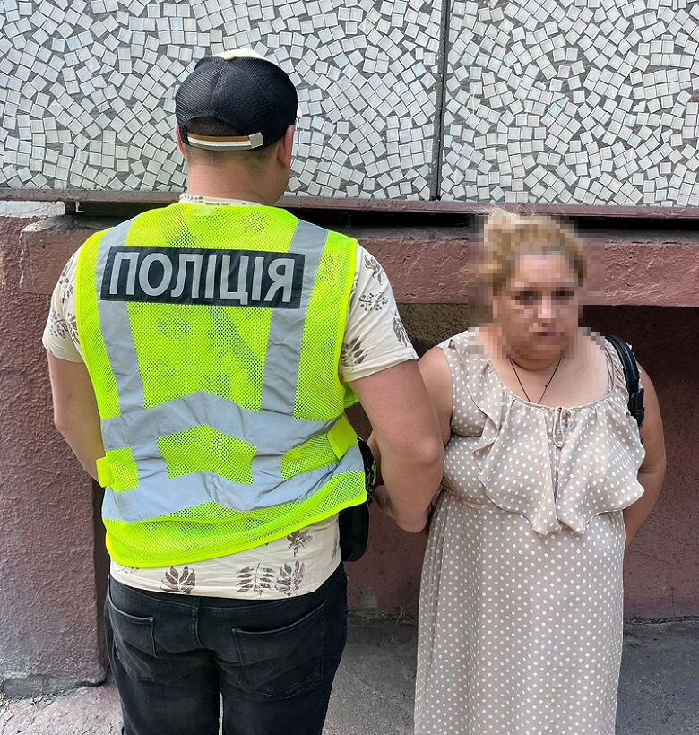 У Києві затримали двох зловмисниць, які під приводом оформлення пільг обікрали пенсіонерку на 200 тис. грн. Фото та відео