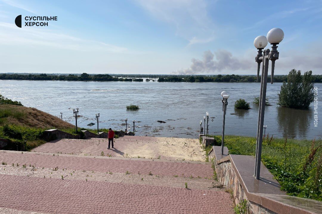 В Олешках є перші загиблі, у Херсоні продовжується підвищення рівня води: все про наслідки підриву Каховської ГЕС