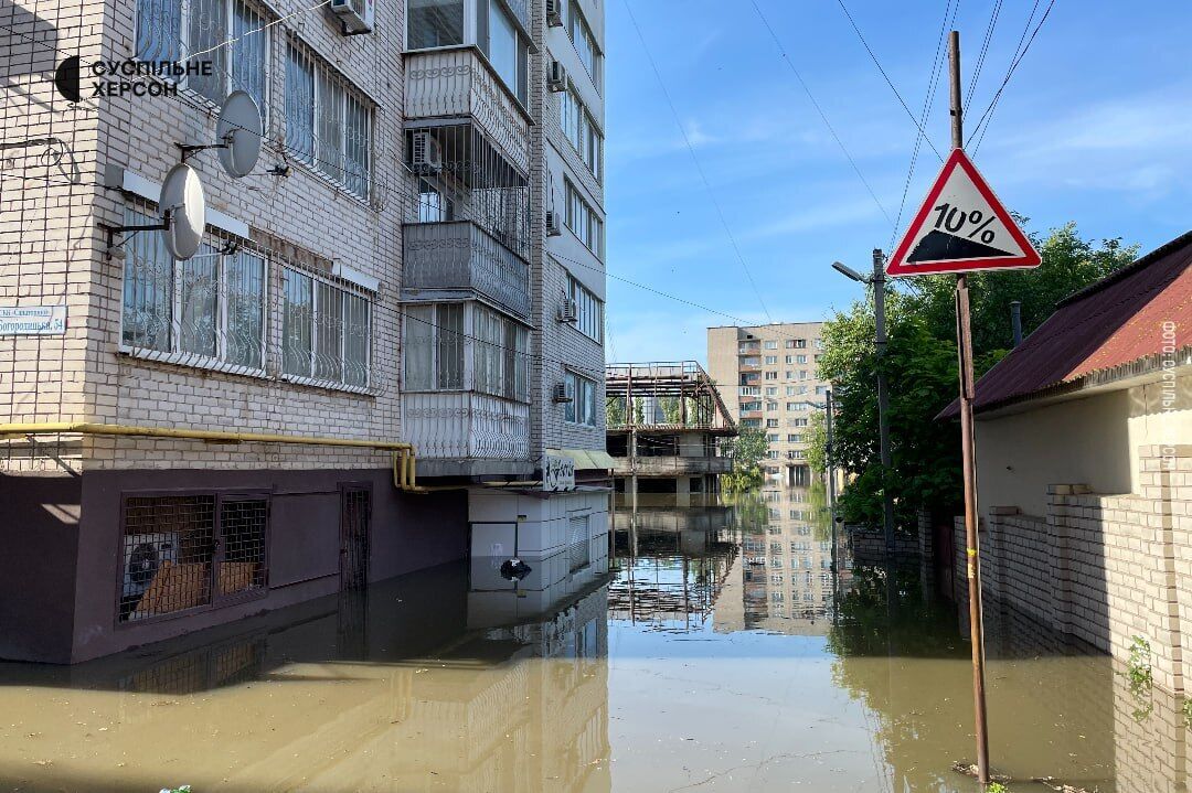 В Олешках есть первые погибшие, в Херсоне продолжается повышение уровня воды: все о последствиях подрыва Каховской ГЭС