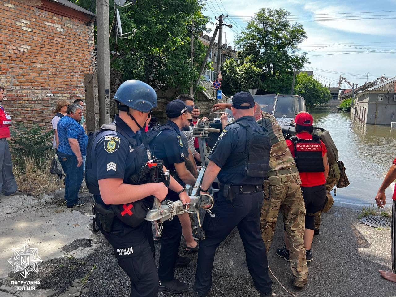 В Олешках есть первые погибшие, в Херсоне продолжается повышение уровня воды: все о последствиях подрыва Каховской ГЭС