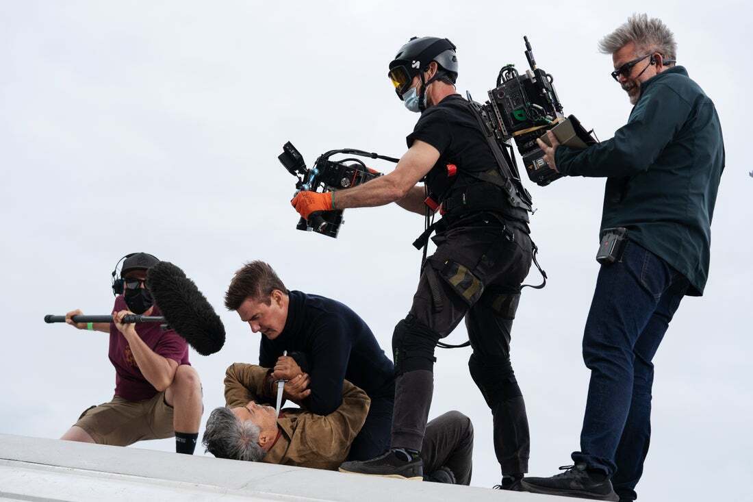 60-летний Том Круз вернулся к роли агента ЦРУ в новой части "Миссия невыполнима". Эксклюзивные видеокадры