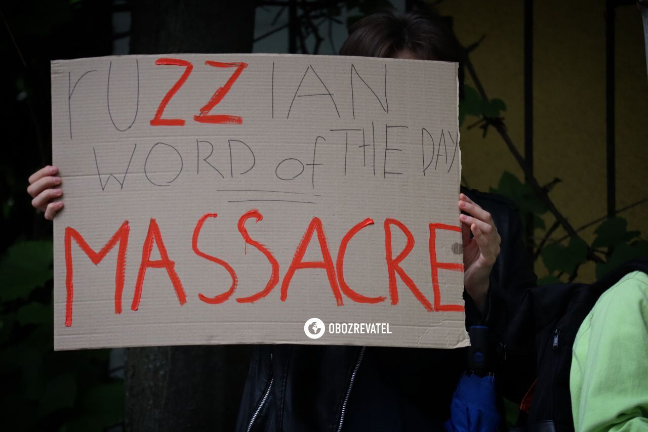 "Куда обращаться, когда твою страну убивают": активисты пикетировали офис ООН в Киеве из-за молчания организации после подрыва ГЭС