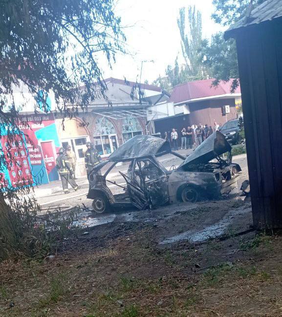 В Бердянске подорвали автомобиль