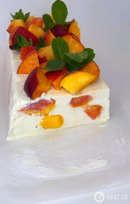 Какой вкусный десерт приготовить с персиками: выпекать не придется
