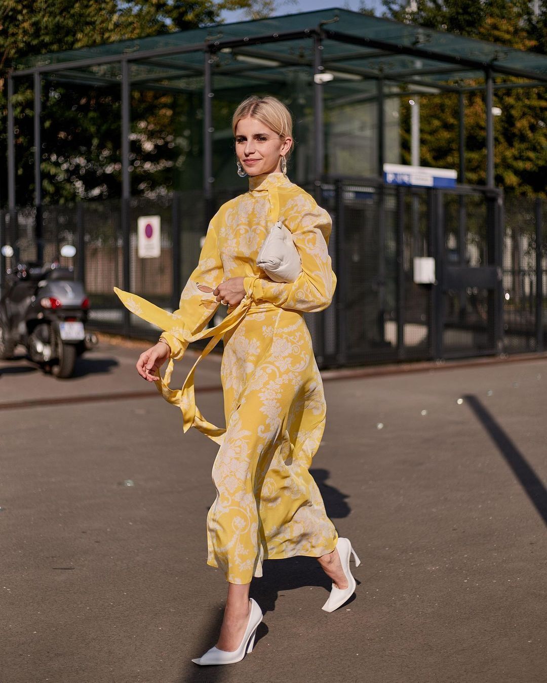 Для тих, хто полюбляє мінімалізм: 5 моделей літніх суконь, які виглядають дорого. Фото